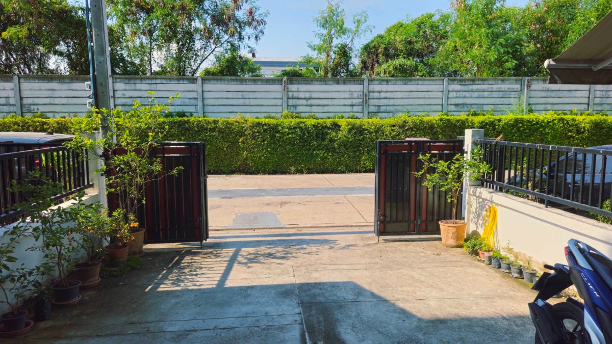 รูป ขายด่วน ! 🏡🩷🍀 บ้านทาวน์เฮ้าส์ 3 ชั้นโครงการสัมมากร อเวนิว สุวรรณภูมิ ฿ 4,150,000 - รูปที่ 2/17