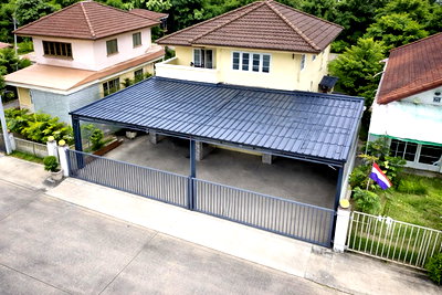 เช่าบ้านเดี่ยว ปทุมธานี : ถ.รังสิต-นครนายก ตลาดเมืองใหม่คลอง 4 700 ม. ศูนย์การแพทย์และฟื้นฟูบึงยี่โถ 950ม. บ้านเดี่ยว 2 ชั้น 3นอน 2น้ำ 52 ตร.ว. 210 ตร.ม.