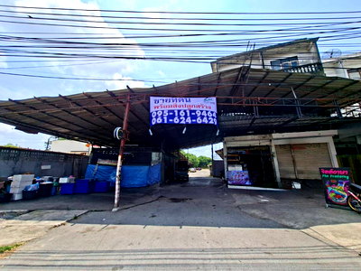 Land for sale Bangkok : Land for sale, already filled and leveled, with existing structures, large area, Soi Suk Sawat 70, near Khru Nai BTS station (N.2026)