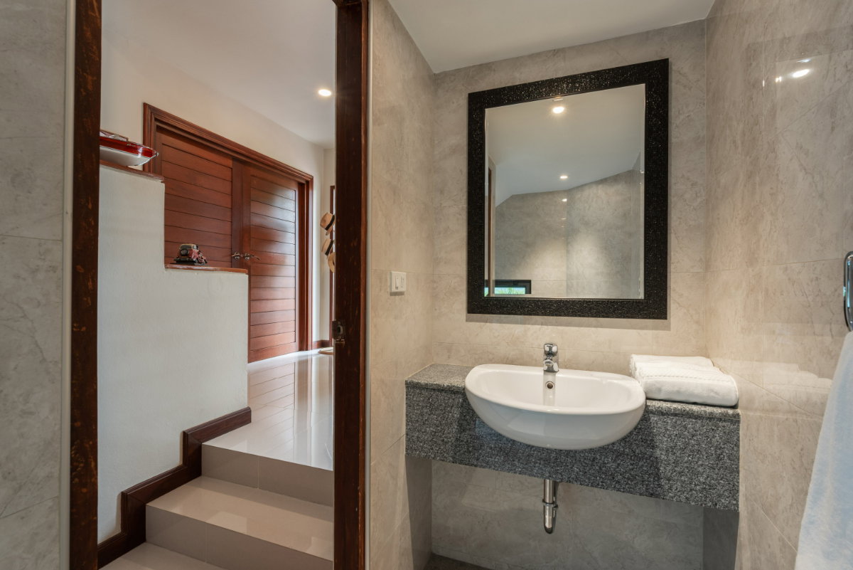 picture Corner house *** For Sale by Owner *** - 6/28