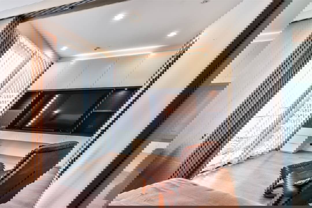 picture Selling Below Appraisal Price! Ashton Silom 1Bedroom - 1/15