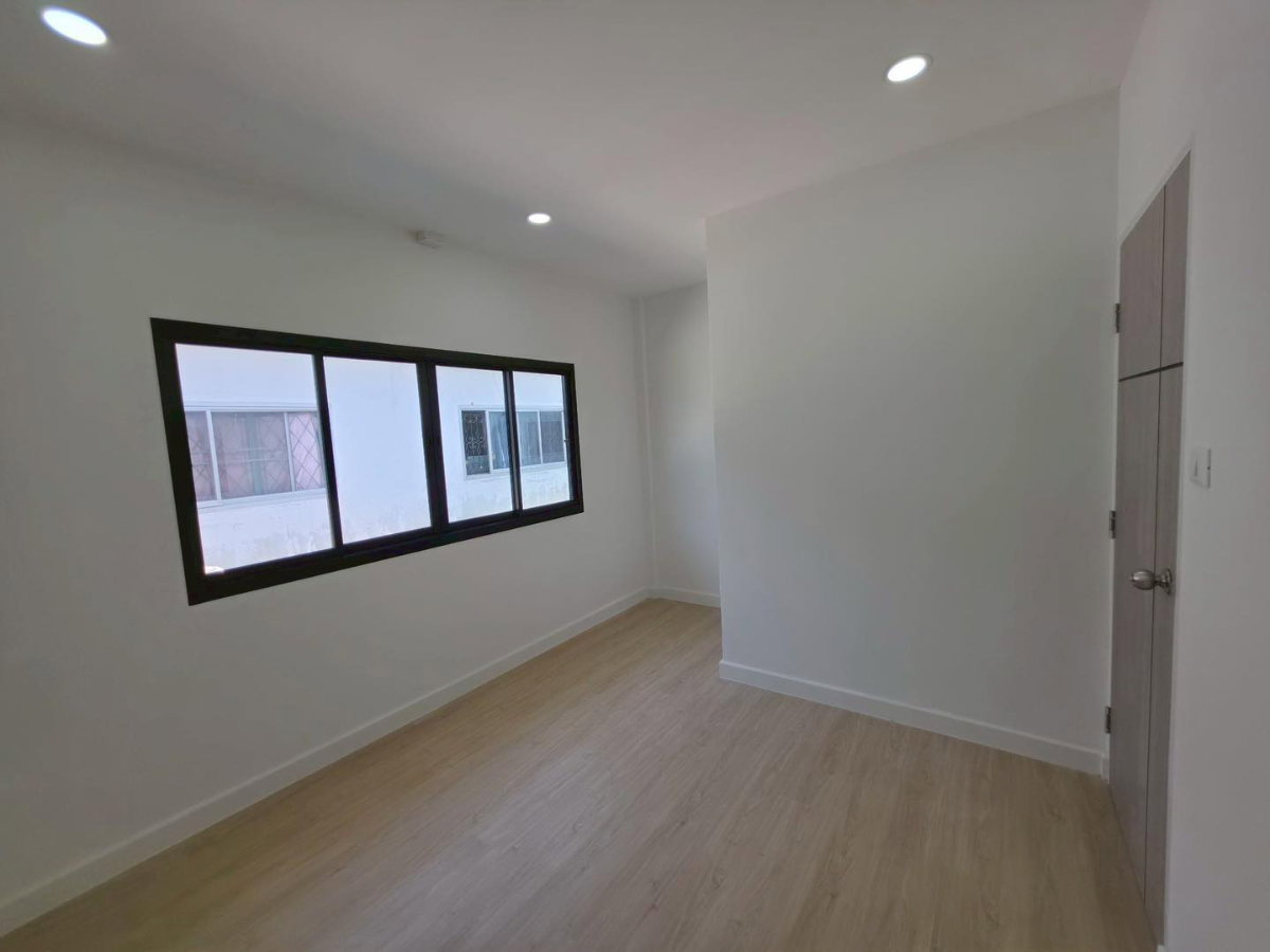 รูป หมู่บ้านตะวันนา ทาวน์เฮ้าส์ 2 ชั้น ตกแต่งใหม่ พร้อมอยู่ ซอยจตุโชติ 12 ใกล้ทางด่วนจตุโชติ สายไหม ออเงิน - รูปที่ 25/30