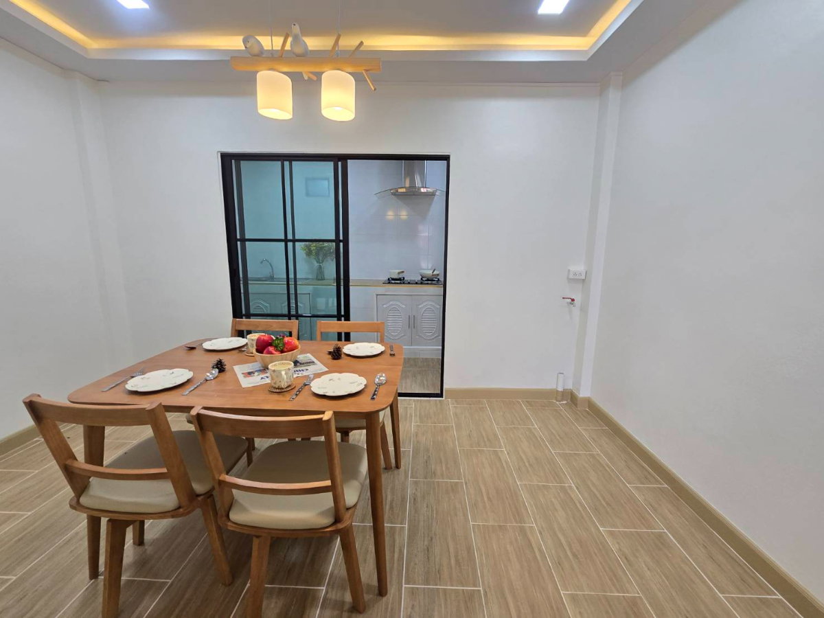 รูป ทาวน์เฮ้าส์ 2 ชั้น รีโนเวทใหม่ หมู่บ้านพีรวัส ซอยเพิ่มสิน 56 ตรงข้ามสวนน้ำสายไหม ถนนเมน ทำเลดี เดินทางสะดวก - รูปที่ 11/32