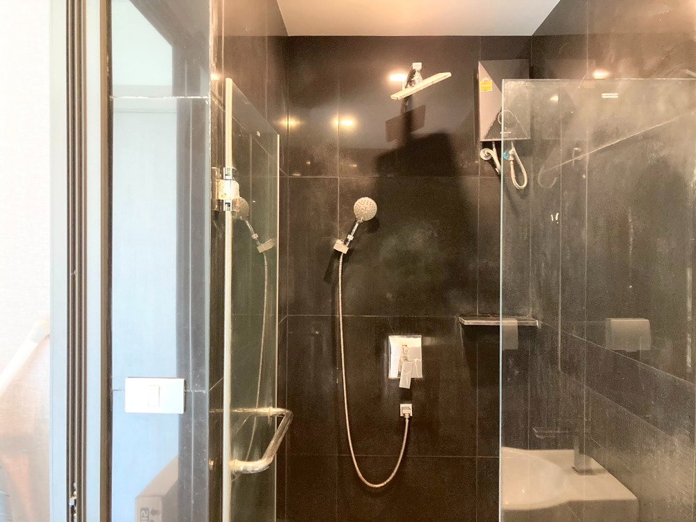 picture For Rent : Rhythm Sukhumvit 36 - 38 (studio) 30 sq.m. 18,000 THB Tel. 0924235675 Cate - 2/10