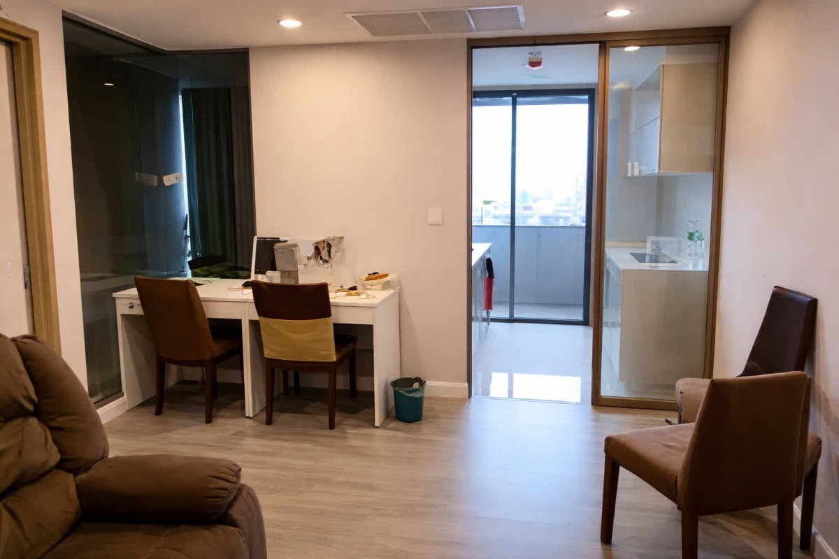 รูป The Room Rama 4【𝐒𝐄𝐋𝐋 & 𝐑𝐄𝐍𝐓】🔥ดีไซน์เนี้ยบ เฟอร์คุณภาพ จัดสรรพื้นที่ได้ลงตัว🔥 ติดต่อไลน์ไอดี: @hacondo - รูปที่ 2/5