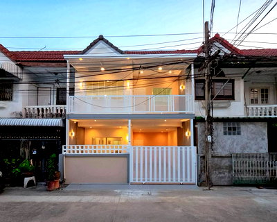 ทาวน์โฮม ม.เทคโนโลยีพระจอมเกล้าพระนครเหนือ (มจพ.) : ขายบ้านรีโนเวทใหม่ 📌ถนนเลี่ยงเมืองนนท์-เรวดี 📌 ราคา 2.59 ฟรีโอน 