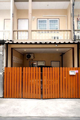 ทาวน์โฮม บิ๊กซี ฟู้ดเพลส สายไหม 47 : แม็คโคร โลตัสใหญ่ สถานีรถไฟฟ้า BTSคูคต 2.3กม.ลำลูกกาคลอง2-3 ทาวน์เฮ้าส์ หมู่บ้านแอร์ 16 ตรว. 128ตรม. 2-3นอน 3แอร์