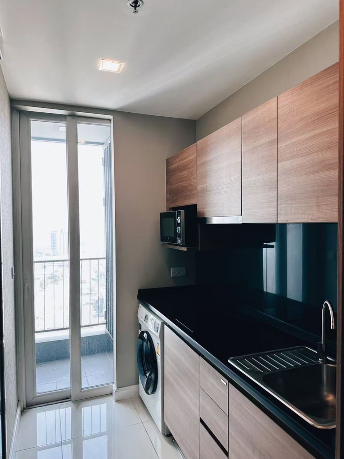 picture The Metropolis Samrong | Steps from BTS Samrong (Interchange) 35 sq.m. 13,000 THB / Month - 7/13