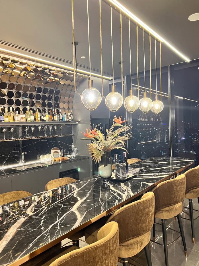 picture ✨ Located just 200 meters from Huai Khwang MRT station, making travel very convenient ✨ - 7/11