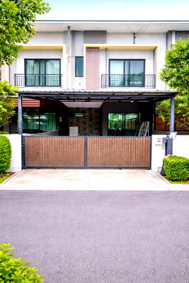 เช่าทาวน์โฮม เขตดอนเมือง : รร.พระหฤทัยดอนเมือง 900 ม. 19ตร.ว. เทิดราชัน-ดอนเมือง แอร์3 หลังสุดท้ายในโครงการ ทาวน์โฮม 2ชั้น 3นอน152ตร.ม. ใกล้ตลาดใหม่ดอนเมือง 1.5 กม.