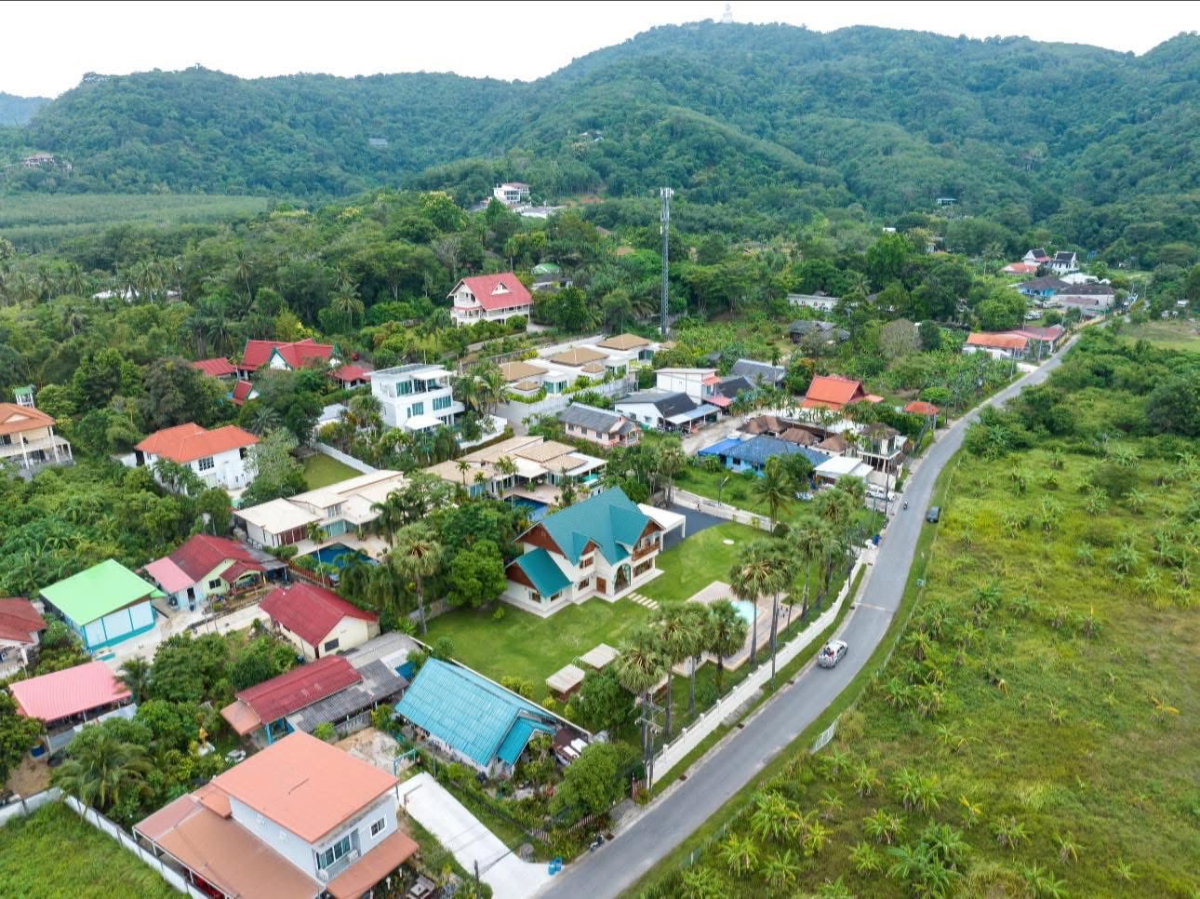 รูป ขายวิลล่าส่วนตัวสไตล์รีสอร์ท ตกแต่งใหม่ ในฉลอง ภูเก็ต ที่ดินขนาดใหญ่ 2,028 ตารางเมตร - รูปที่ 39/39