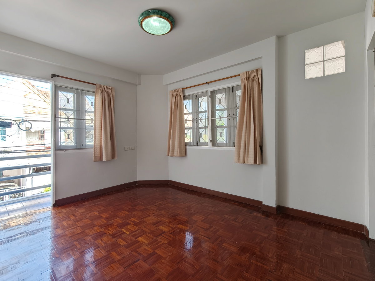 รูป ขายทาวน์เฮ้าส์ รีโนเวทใหม่ บดินทร์รักษา 3 คู้บอน 27 เนื้อที่ 20 ตร.ว. 3 นอน 2 น้ำ ต่อเติมครบ ใกล้รถไฟฟ้าสายสีชมพู สถานีคู้บอน พร้อมอยู่ - รูปที่ 23/47