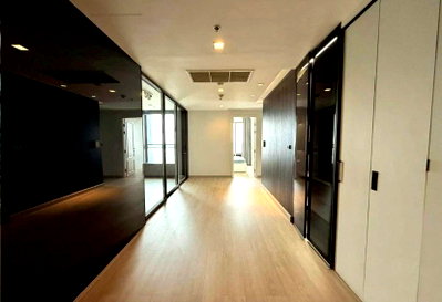 Condos for rent King's College International School Bangkok : Luxury Condo for Rent Rama 3 | City Lifestyle Luxury | Near BTS Chong Nonsi | 80,000 THB/Month - LTHC14970