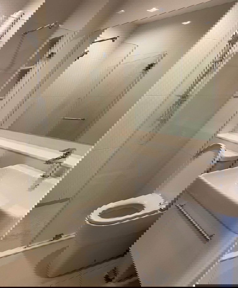 picture  Life Asoke                   Hype  - 5/6