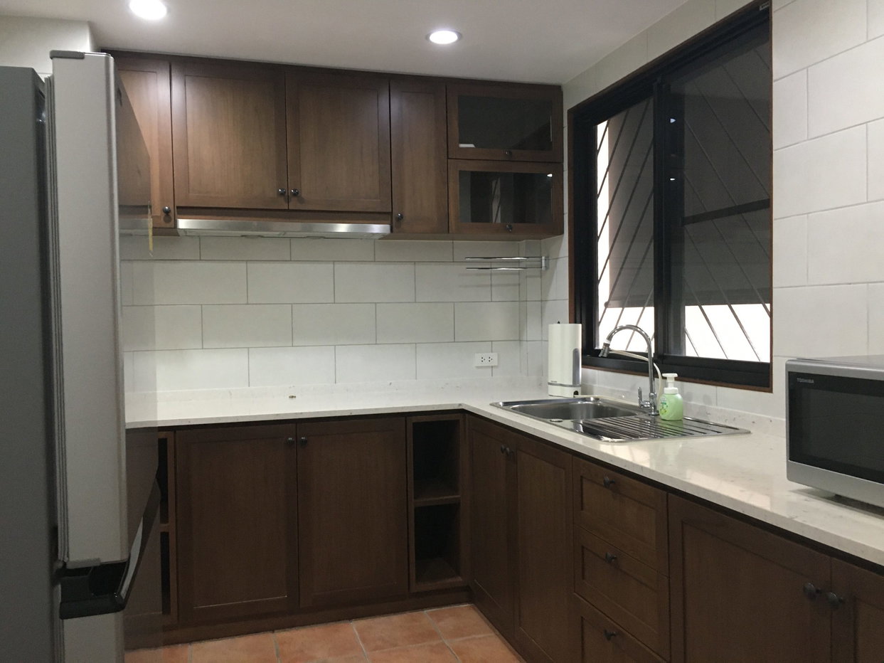 รูป Townhouse in Sukhumvit 43 4 bedrooms, for rent - รูปที่ 9/27