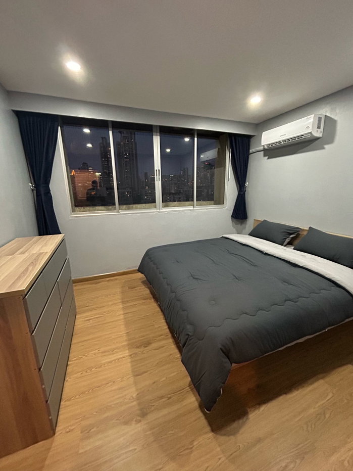 picture Monterey Place 2 bedrooms, for rent - 37/43