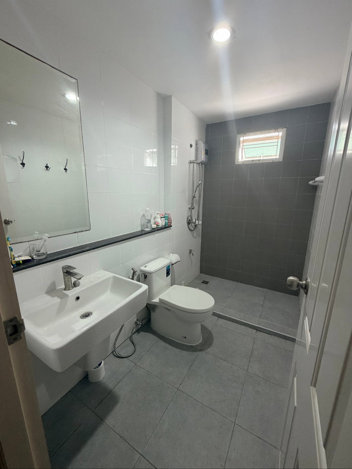 รูป ขายด่วน ทาวน์โฮม 3 ห้องนอน 2 ห้องน้ำ ใกล้เมกาบางนา สนามบิน - รูปที่ 4/10