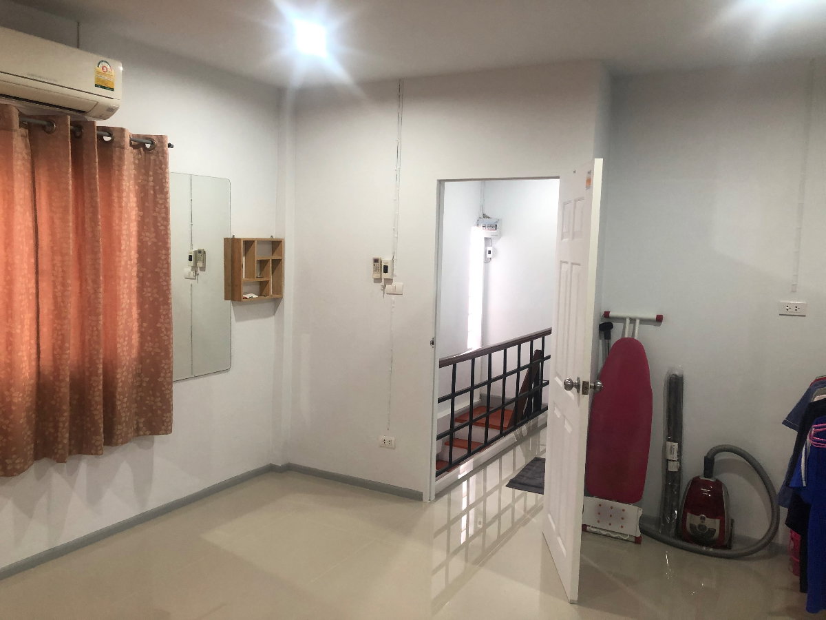 รูป ✅ขายถูกสุดบ้านรีโนเวทใหม่ หมู่บ้านเสนาวิลล่า4 ย้ายของเข้าอยู่ได้เลย ใกล้ซาฟาริเวิลด์ ใกล้วัดพระยาสุเรนทร์ - รูปที่ 9/12