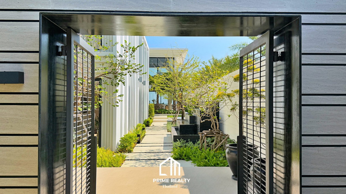 picture Beachfront Luxury Home for Sale in Cha-Am – 34.9 Million THB - 11/48