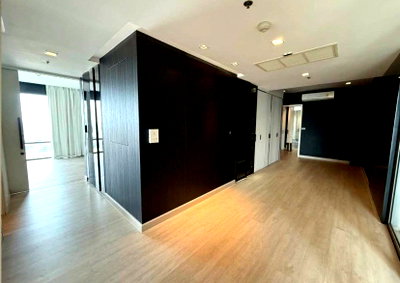 ขายคอนโด : 🔥 Value Luxury Condo for Sale | Rama 3 | River Living at a Standout Price | Near BTS Chong Nonsi | 27,500,000 THB-LTHC14971