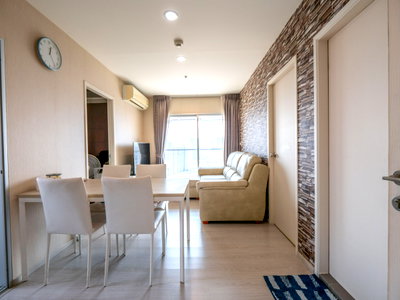 Condos for sale : Selling a condo at the best price! Corner unit, very high floor (23rd floor), 45.6 sq m, 2 bedrooms. Aspire Sathorn-Taksin Timber Zone condo