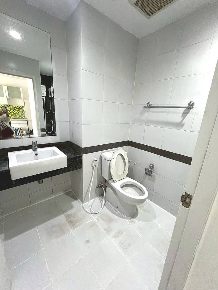 รูป **ขายถูกเพียง 1.9 ล้าน** คอนโด A SPACE อโศก-รัชดา 1 ห้องนอน 35 ตรม.เฟอร์นิเจอร์ เครื่องใช้ไฟฟ้าครบชุด ใกล้รถไฟฟ้าใต้ดิน MRT พระราม 9 / ขาย 1.9 ล้านบาท - รูปที่ 7/14