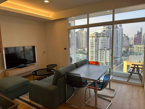 Siamese Exclusive Sukhumvit 42 Only 300m to BTS Ekkamai 2 Bedroom rent 40,000 THB / Month