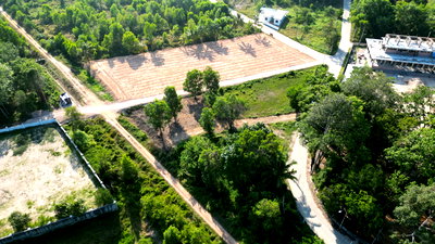 Land for sale Ta Khan Rayong : Land for sale in Rayong Province, available for installment payments. 100 square wah (approximately 400 sq m) for 850,000 baht.