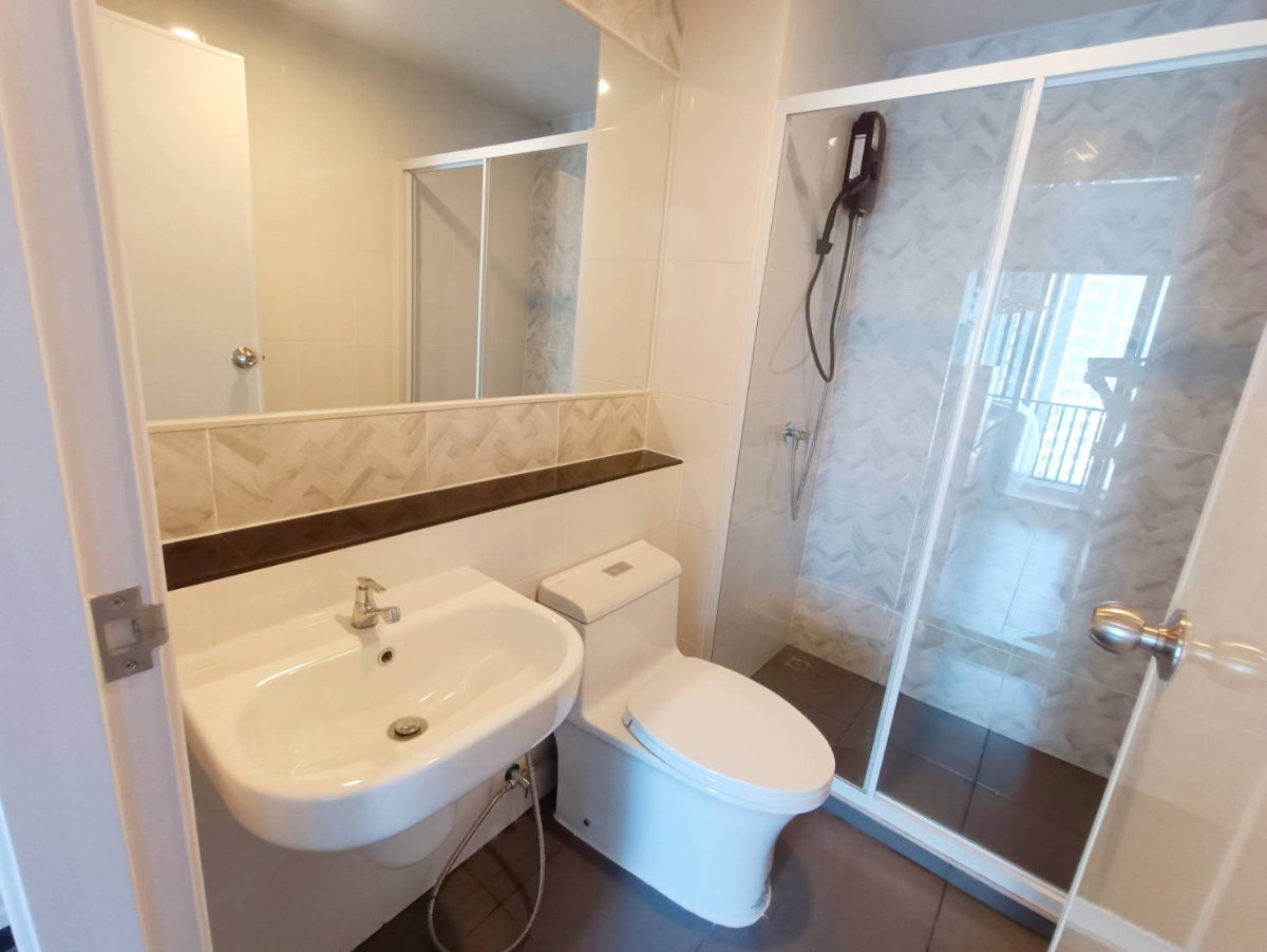 รูป อบอุ่น มินิมอล เฟอร์ใหม่ ตึก A ชั้น 20 วิวโล่ง Regent Home สถานี BTS วุฒากาศ - รูปที่ 10/20
