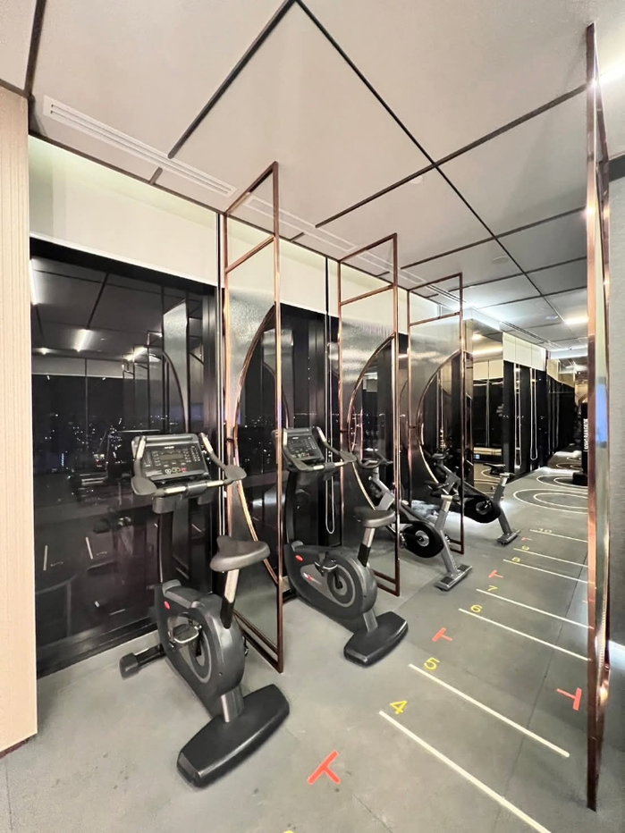 picture ✨ Located just 200 meters from Huai Khwang MRT station, making travel very convenient ✨ - 9/11