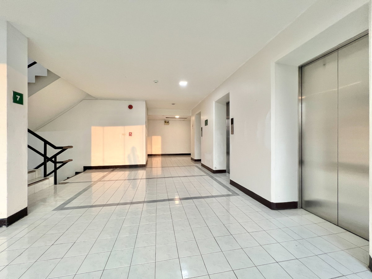 รูป ให้เช่าคอนโด JC Tower ทองหล่อ 25 ห้องมุม 65 ตร.ม. 1 นอน 1 น้ำ วิวสระว่ายน้ำ ใกล้ BTS ทองหล่อ พร้อมอยู่ - รูปที่ 33/40