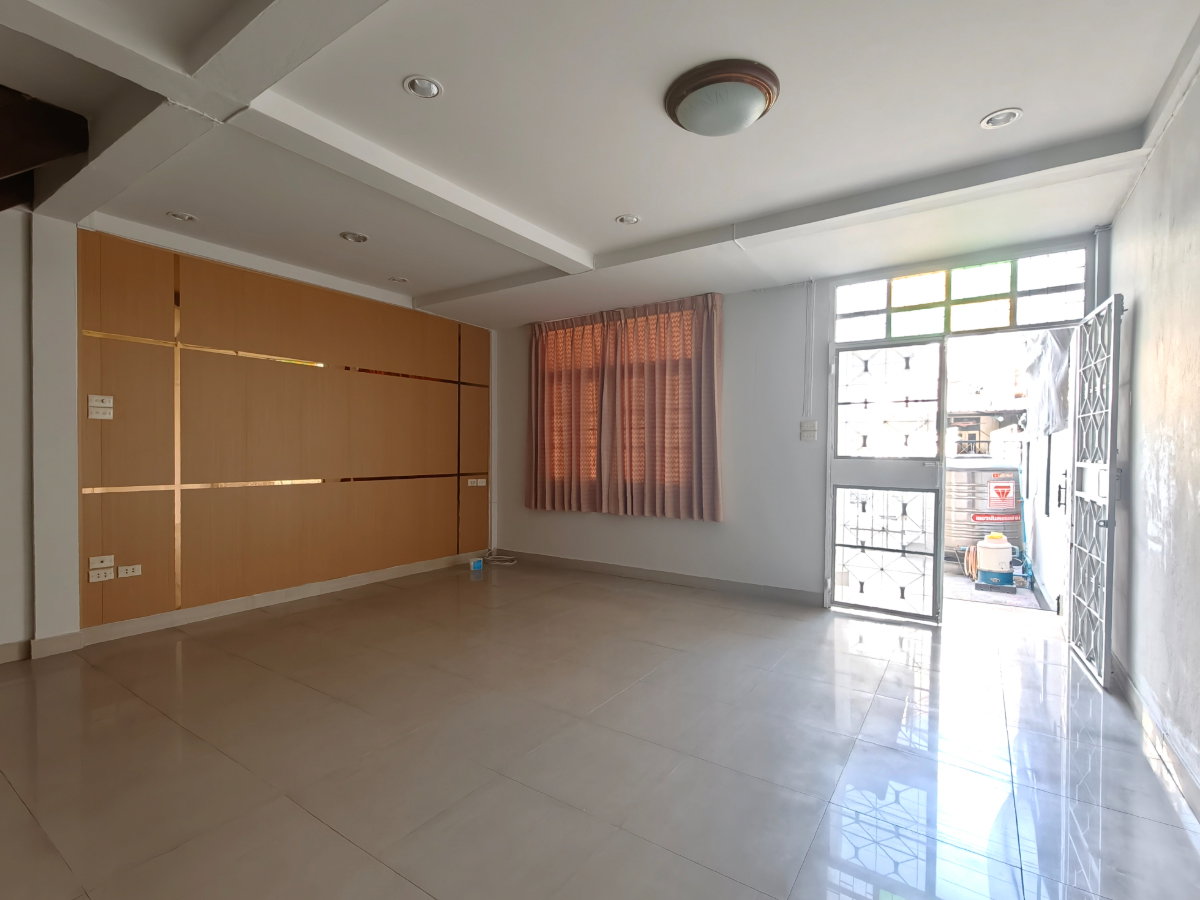 รูป ขายทาวน์เฮ้าส์ รีโนเวทใหม่ บดินทร์รักษา 3 คู้บอน 27 เนื้อที่ 20 ตร.ว. 3 นอน 2 น้ำ ต่อเติมครบ ใกล้รถไฟฟ้าสายสีชมพู สถานีคู้บอน พร้อมอยู่ - รูปที่ 4/47