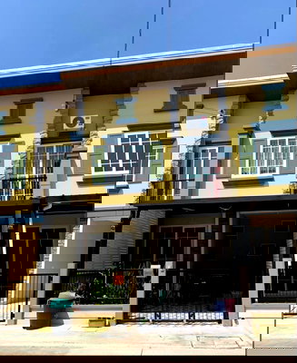 Townhouses for rent ม.เอเชียอาคเนย์ : 2-story townhome for rent in Golden Town Bang Khae. Beautiful and ready to move in. Near The Mall Bang Khae. Interested? Add Line: @841qqlnr