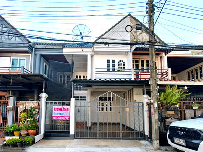 ขายทาวน์โฮม : ขายทาวน์เฮ้าส์ รีโนเวทใหม่ บดินทร์รักษา 3 คู้บอน 27 เนื้อที่ 20 ตร.ว. 3 นอน 2 น้ำ ต่อเติมครบ ใกล้รถไฟฟ้าสายสีชมพู สถานีคู้บอน พร้อมอยู่