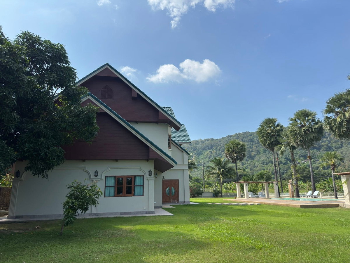 รูป ขายวิลล่าส่วนตัวสไตล์รีสอร์ท ตกแต่งใหม่ ในฉลอง ภูเก็ต ที่ดินขนาดใหญ่ 2,028 ตารางเมตร - รูปที่ 3/39