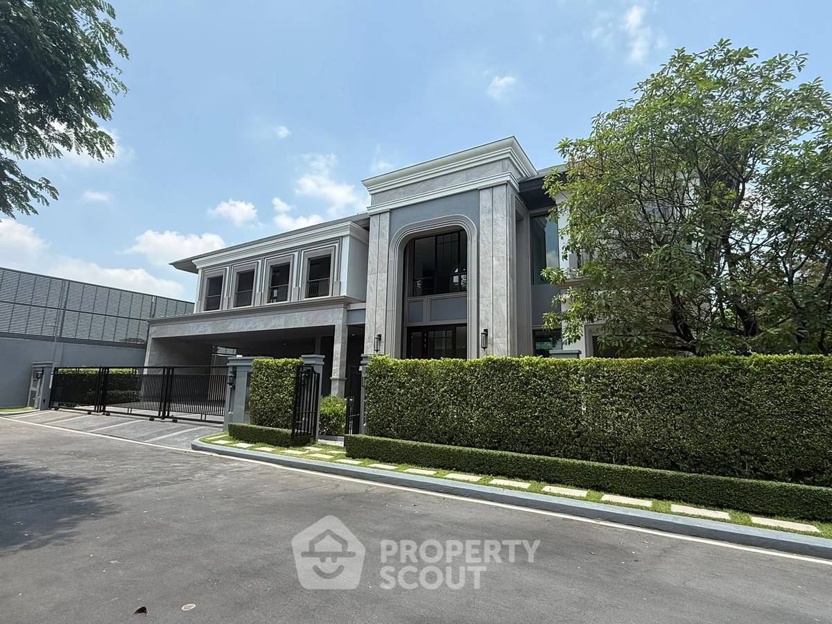 รูป บ้าน 5-ห้องนอน ที่ แกรนด์ บางกอก บูเลอวาร์ด กรุงเทพกรีฑา ใน คลองสามประเวศ (ID 2803166) - รูปที่ 1/5