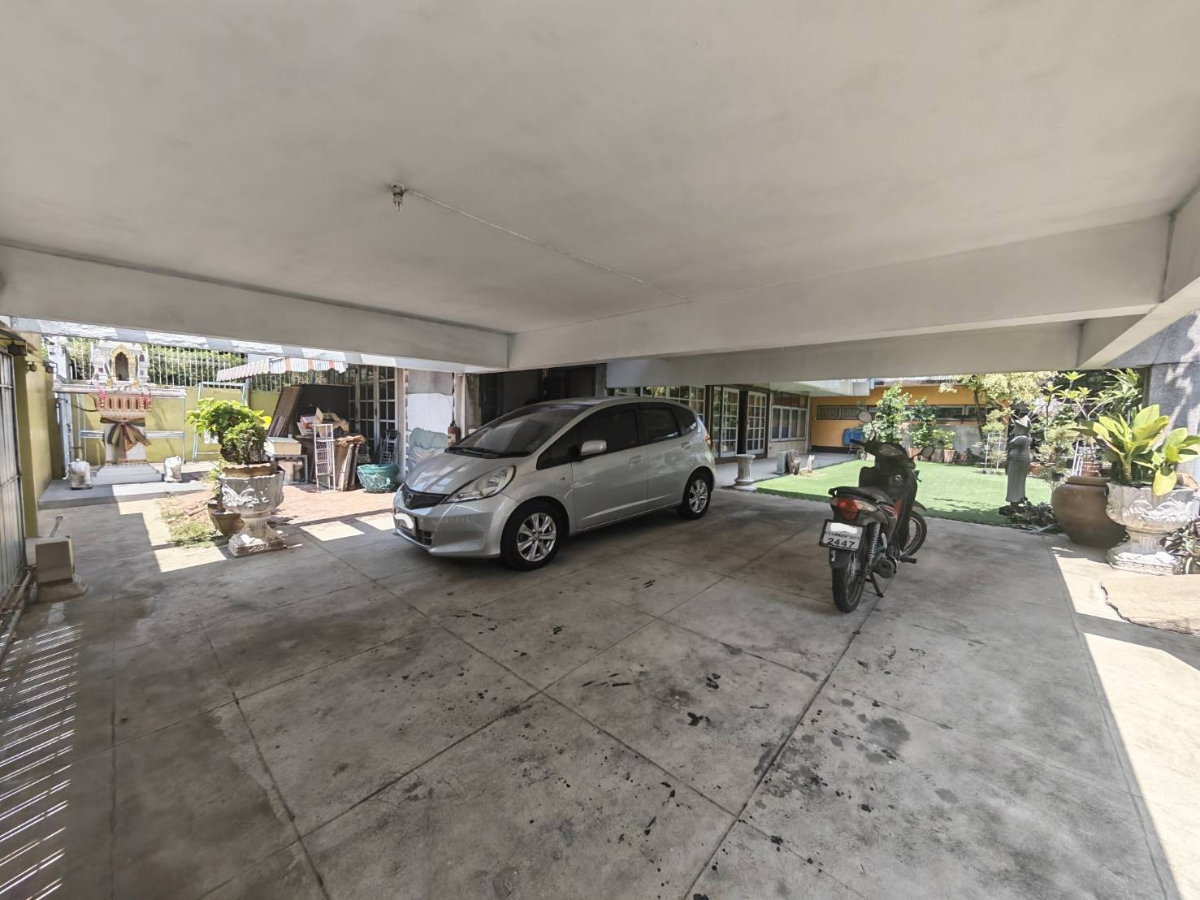 รูป ให้เช่าบ้านเดี่ยวซอยปรีดี26 ใกล้ถนนใหญ่ ซอยพัฒนเวศม์3 เดินทางสะดวก ใกล้โรงเรียนอินเตอร์และแหล่งไลฟ์สไตล์ ตอบไว0649742441 - รูปที่ 3/33