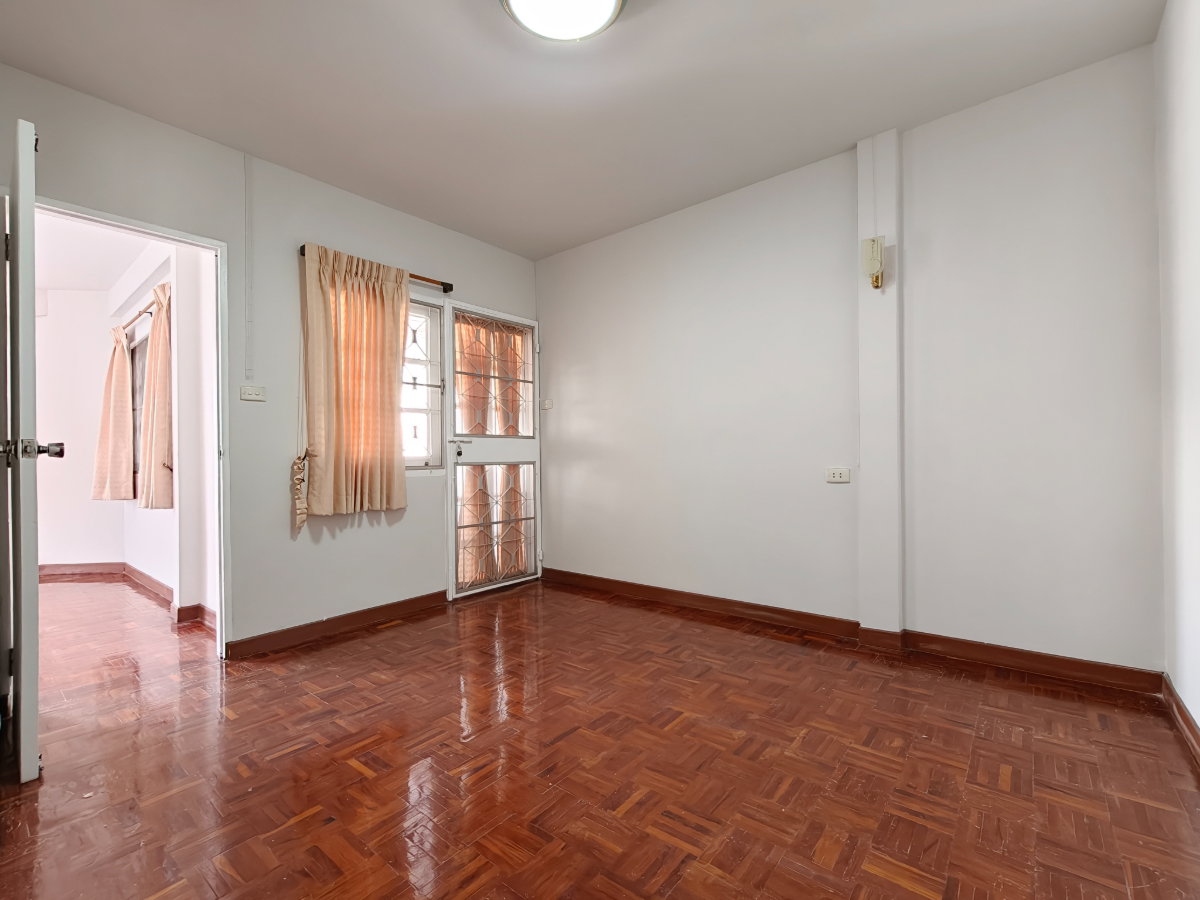 รูป ขายทาวน์เฮ้าส์ รีโนเวทใหม่ บดินทร์รักษา 3 คู้บอน 27 เนื้อที่ 20 ตร.ว. 3 นอน 2 น้ำ ต่อเติมครบ ใกล้รถไฟฟ้าสายสีชมพู สถานีคู้บอน พร้อมอยู่ - รูปที่ 20/47