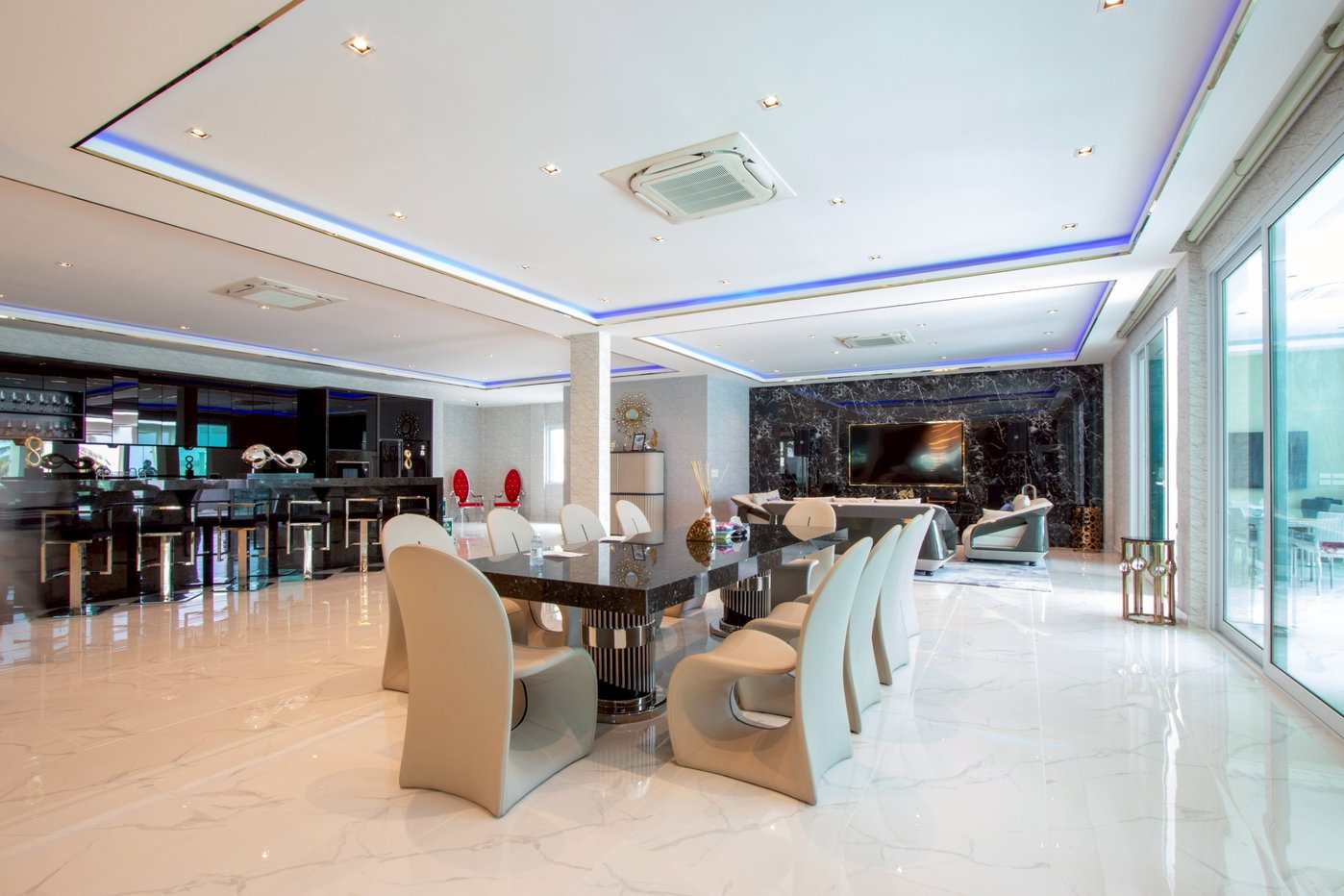 รูป Luxury Pool Villa for Sale Pattaya 10 Bedroom Hilltop Estate - รูปที่ 11/31