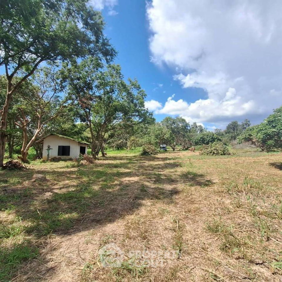 รูป ที่ดินสำหรับปล่อยขาย 16,936 ตารางเมตร แถว ใน หนองหาน (ID 2640346) - รูปที่ 1/6