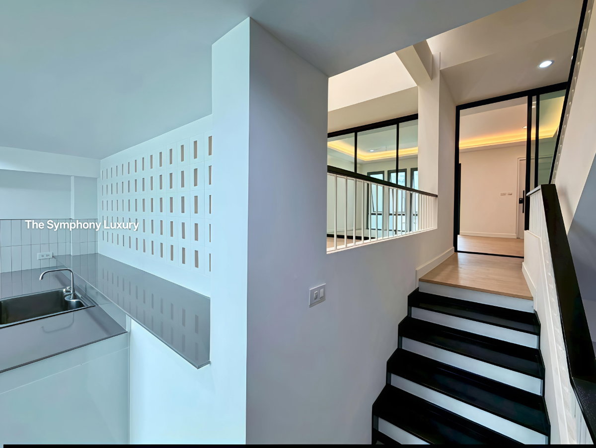 รูป ขายทาวน์โฮม รีโนเวทใหม่ทั้งหลัง สุขุมวิท101 ใกล้ BTS ปุณณวิถี เนื้อที่ 25.9 ตร.ว. 4.5 ชั้น 4 ห้องนอน 6 ห้องน้ำ มีลิฟต์ส่วนตัว จอดรถ 3 คัน - รูปที่ 15/45