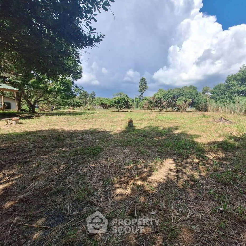 รูป ที่ดินสำหรับปล่อยขาย 16,936 ตารางเมตร แถว ใน หนองหาน (ID 2640346) - รูปที่ 3/6