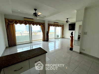 Condos for sale : 1-BR Condo at Golden Pattaya Condominium close to Naklua (ID 2802203)