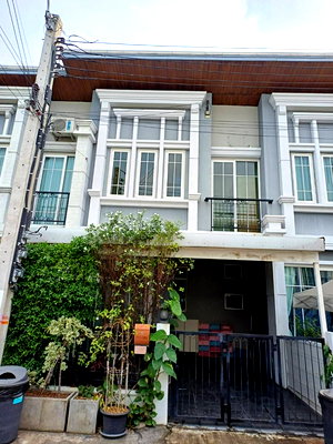 ทาวน์โฮม วิทยาลัยพณิชยการบางนา : #ขายทาวน์โฮม 2 ชั้น สไตล์อังกฤษ(เซนต์พอล)  โครงการ : โกลเด้นทาวน์ สุขุมวิท-สถานีรถไฟฟ้าแบริ่ง 