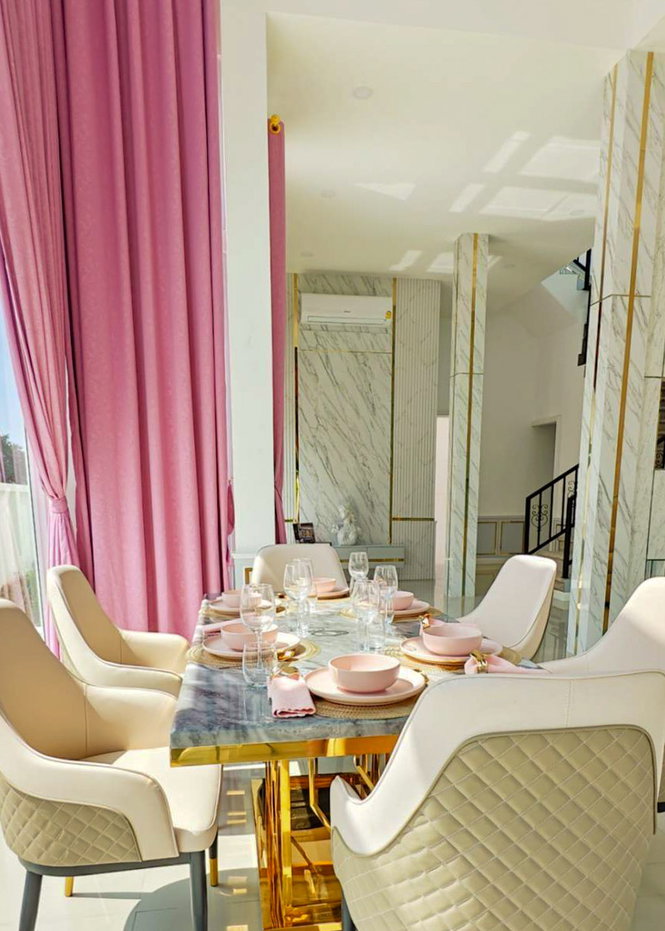 รูป 5 Bedroom Luxury Villa for Sale in Huay Yai Pattaya - รูปที่ 5/14