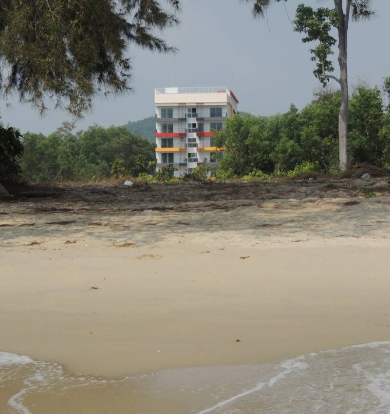 picture Condo for Rent: Art on the Beach – Prime Beachfront Location - 9/11
