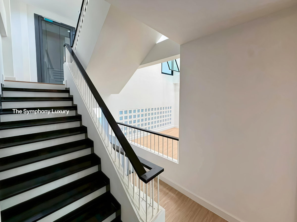 รูป ขายทาวน์โฮม รีโนเวทใหม่ทั้งหลัง สุขุมวิท101 ใกล้ BTS ปุณณวิถี เนื้อที่ 25.9 ตร.ว. 4.5 ชั้น 4 ห้องนอน 6 ห้องน้ำ มีลิฟต์ส่วนตัว จอดรถ 3 คัน - รูปที่ 12/45