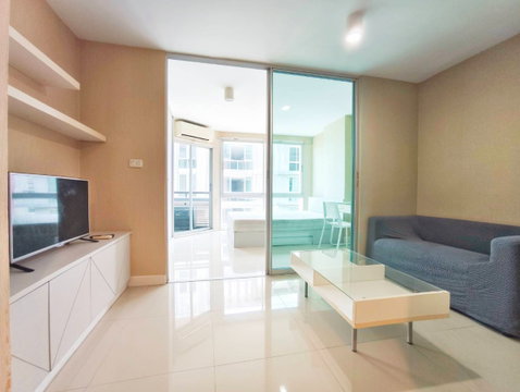 Swift Condo for rent. Beautiful room, fully furnished, ready to move in. Special price. Pets allowed (openly).near ABAC Bangna University.