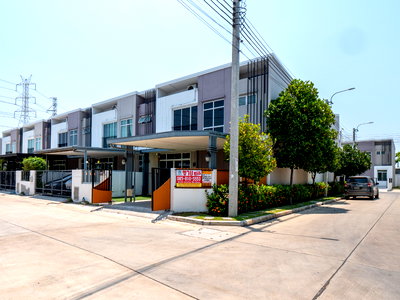 ขายโฮมออฟฟิศ : #ขายบ้านราคาดีที่สุด #ซิตี้เซนส์พลัสพระราม2ท่าข้าม #หลังมุม #ใกล้ส่วนกลางและสระว่ายน้ำ พร้อมอยู่ ตกแต่งบิ้วอินหรู พร้อมเฟอร์นิเจอร์ครบครัน