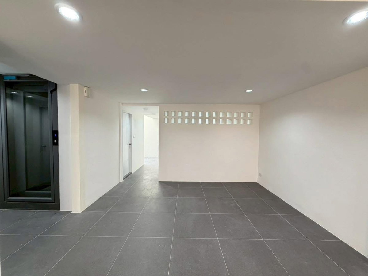 รูป ขายทาวน์โฮม 4.5 ชั้น พร้อมลิฟต์ รีโนเวทใหม่ สุขุมวิท 101 BTS ปุณณวิถี - รูปที่ 6/11